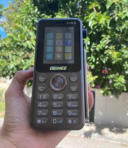 Gionee MATE. هاتف وراديو متعدد الاستخدامات من.