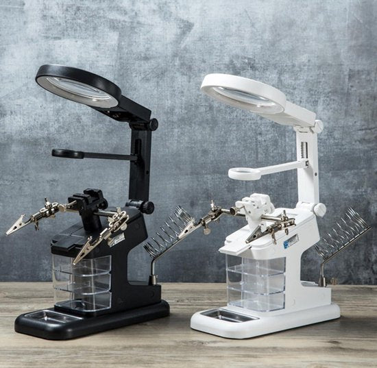 LED اليد المساعدة للتلحيم بعدسة مكبرة وإضاءة .