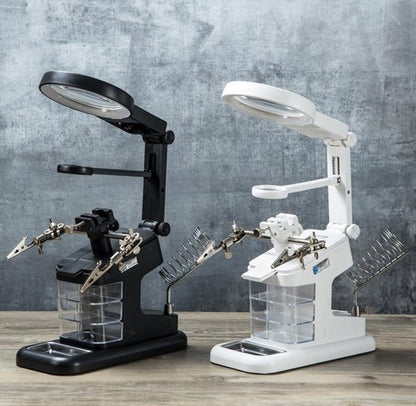 LED اليد المساعدة للتلحيم بعدسة مكبرة وإضاءة .