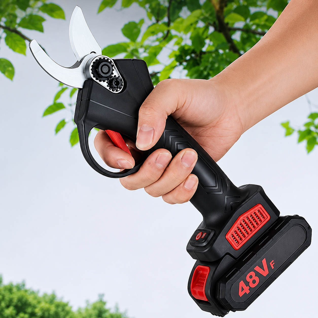 جهاز تقليم الأشجار اللاسلكي Cordless Electric